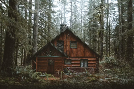 Secluded luxury glass cabin surrounded by forest in Hood River Oregon