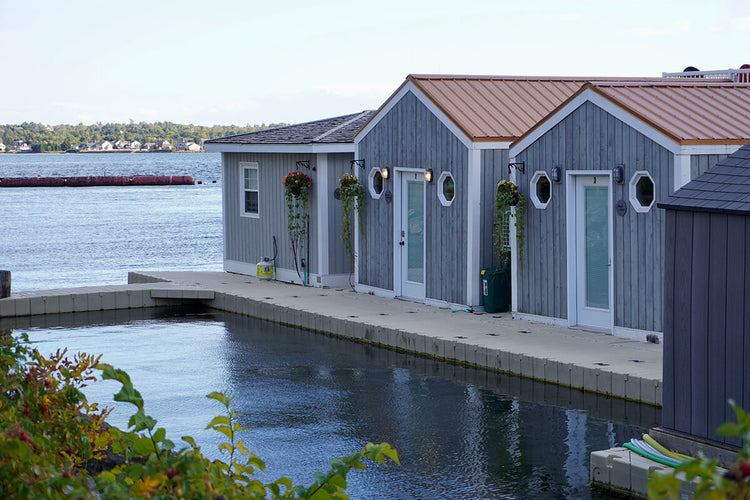 Waterfront & Lake Escapes